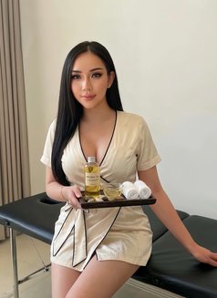 Boontra VIP Comeplete with massage table - puta in Riyadh Photo 5 of 6