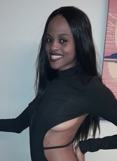 Nadia Vip - escort in Beirut Photo 4 of 13