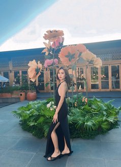 Nadien - puta in Bali Photo 1 of 7