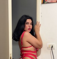Nadin - Acompañantes transexual in Beirut Photo 19 of 20