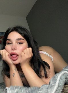 Nadin - Transsexual escort in Beirut Photo 16 of 18