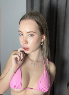 Nadin - escort in Dubai Photo 3 of 7