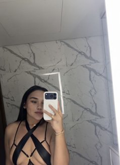 Nadine - Acompañantes transexual in Dubai Photo 2 of 15