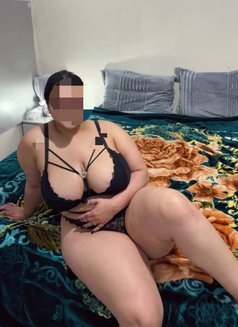 Nadine - escort in Jeddah Photo 2 of 4
