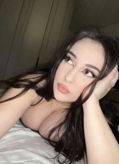 Nadine - escort in Beirut Photo 5 of 6