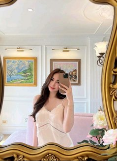 Nadine - escort in Tokyo Photo 7 of 9