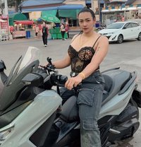 Nadir Top&Bottom - Transsexual escort in Riyadh