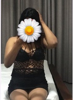 Nadiya Fernando, hot babe - puta in Colombo Photo 12 of 12