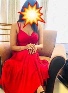 Nadiya Fernando - The Hot babe - puta in Colombo Photo 7 of 8