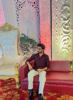 Naezy - Male escort in Mumbai Photo 1 of 4