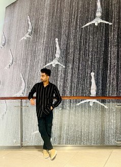 Naezy - Male escort in Mumbai Photo 3 of 4