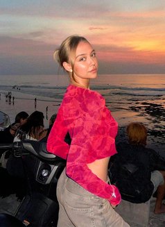 Nagela - escort in Dubai Photo 3 of 6