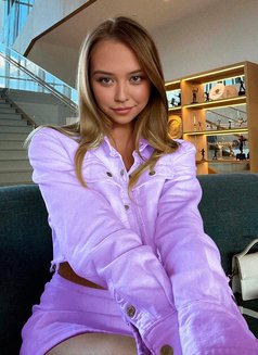 Nagela - escort in Dubai Photo 4 of 6