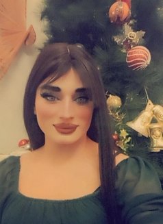 AGWAN - Transsexual escort in Beirut Photo 6 of 16