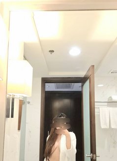 Naiazia - escort in Makati City Photo 2 of 6