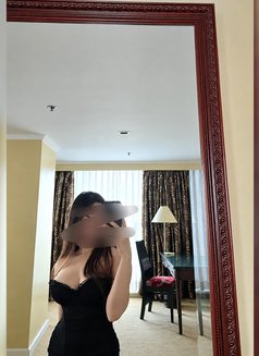 Naiazia - puta in Makati City Photo 18 of 19