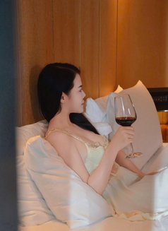 Naila - escort in Hanoi Photo 3 of 12