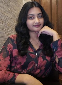 Naina Cam and real meet - escort in Hyderabad Photo 3 of 5