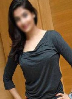 Naina Chopra - escort in Mumbai Photo 3 of 5