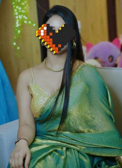 Anal Queen Meet and Cam Girl - puta in New Delhi Photo 3 of 8