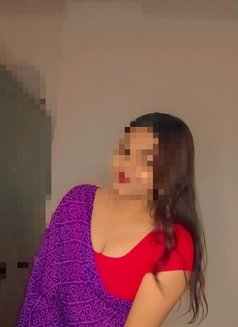 Naina Gfe, Cam and real meet - puta in Gurgaon Photo 5 of 5