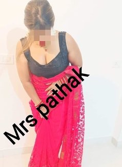 Naina Hot Cpl_ Mrs Pathak - escort in Mumbai Photo 2 of 14