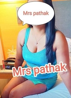 Naina Hot Cpl_ Mrs Pathak - escort in Mumbai Photo 11 of 14