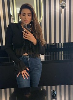 Naina - puta in Dubai Photo 1 of 4