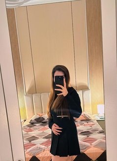 Naina - escort in Dubai Photo 3 of 5