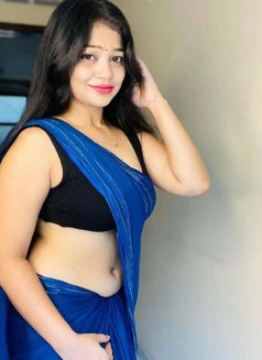Naina - puta in Hyderabad Photo 2 of 3