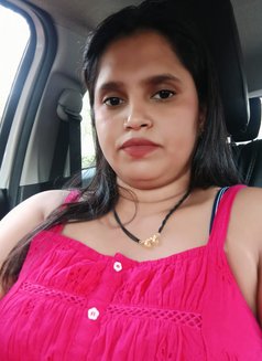 Naina - puta in Hyderabad Photo 4 of 4