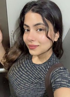 Naina - escort in Mumbai Photo 3 of 3