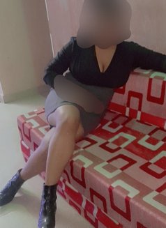Naina - escort in Noida Photo 3 of 4