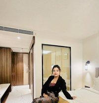 Naina - puta in Noida Photo 1 of 4