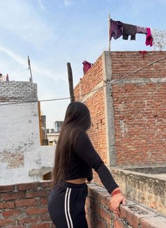 Simran Singhania - escort in Noida Photo 2 of 4