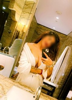 NAINA INDEPENDENT ONLY CAM SHOW - escort in Hyderabad Photo 6 of 6