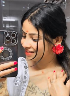 Naina - puta in Pune Photo 6 of 9