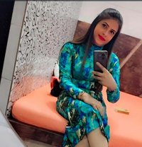 Naina Shinde - puta in Hyderabad Photo 3 of 3