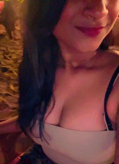 Naina Singh - puta in Pune Photo 2 of 10