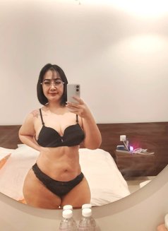 Lucky professional massage - escort in Riyadh Photo 4 of 8