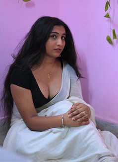 Naini š„° - Transsexual escort in Hyderabad Photo 7 of 7