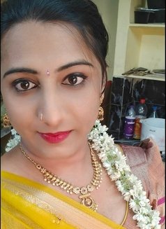 Nainika - Transsexual escort in Hyderabad Photo 2 of 6