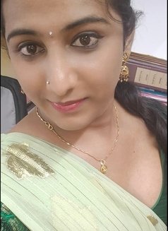 Nainika - Transsexual escort in Hyderabad Photo 5 of 6