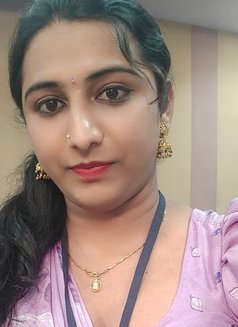 Nainika - Transsexual escort in Hyderabad Photo 6 of 6