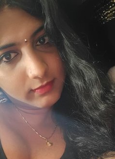 Nainika - Transsexual escort in Hyderabad Photo 8 of 9