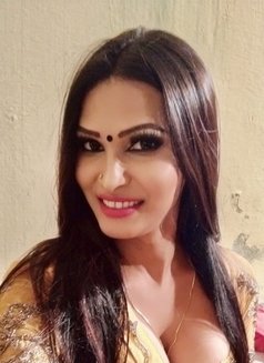 Niharikaa - Transsexual escort in Mumbai Photo 1 of 3