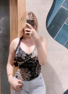Najla - escort in Jeddah Photo 2 of 5