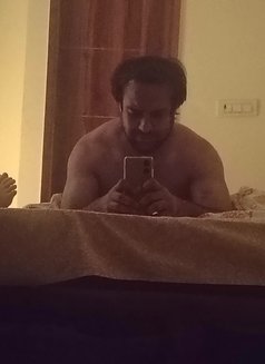 Naked Gentle Man - Male escort in New Delhi Photo 1 of 5