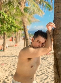 Naked Nate - Male escort in Dubai Photo 1 of 5