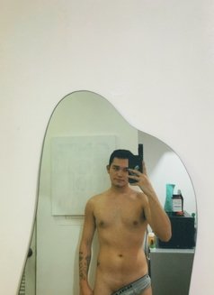 Naked Nate - Male escort in Dubai Photo 3 of 3